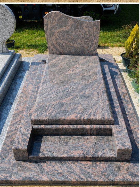 Monument funéraire reconditionné